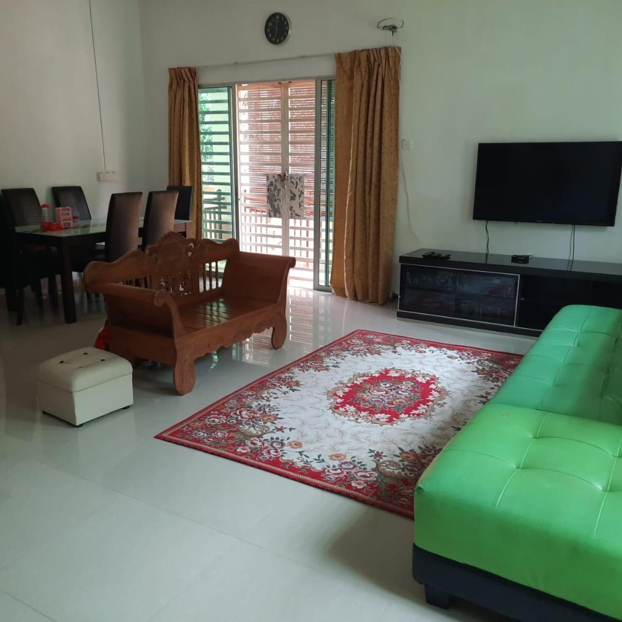 Iqbalina Homestay 2 Kemaman Chukai Εξωτερικό φωτογραφία